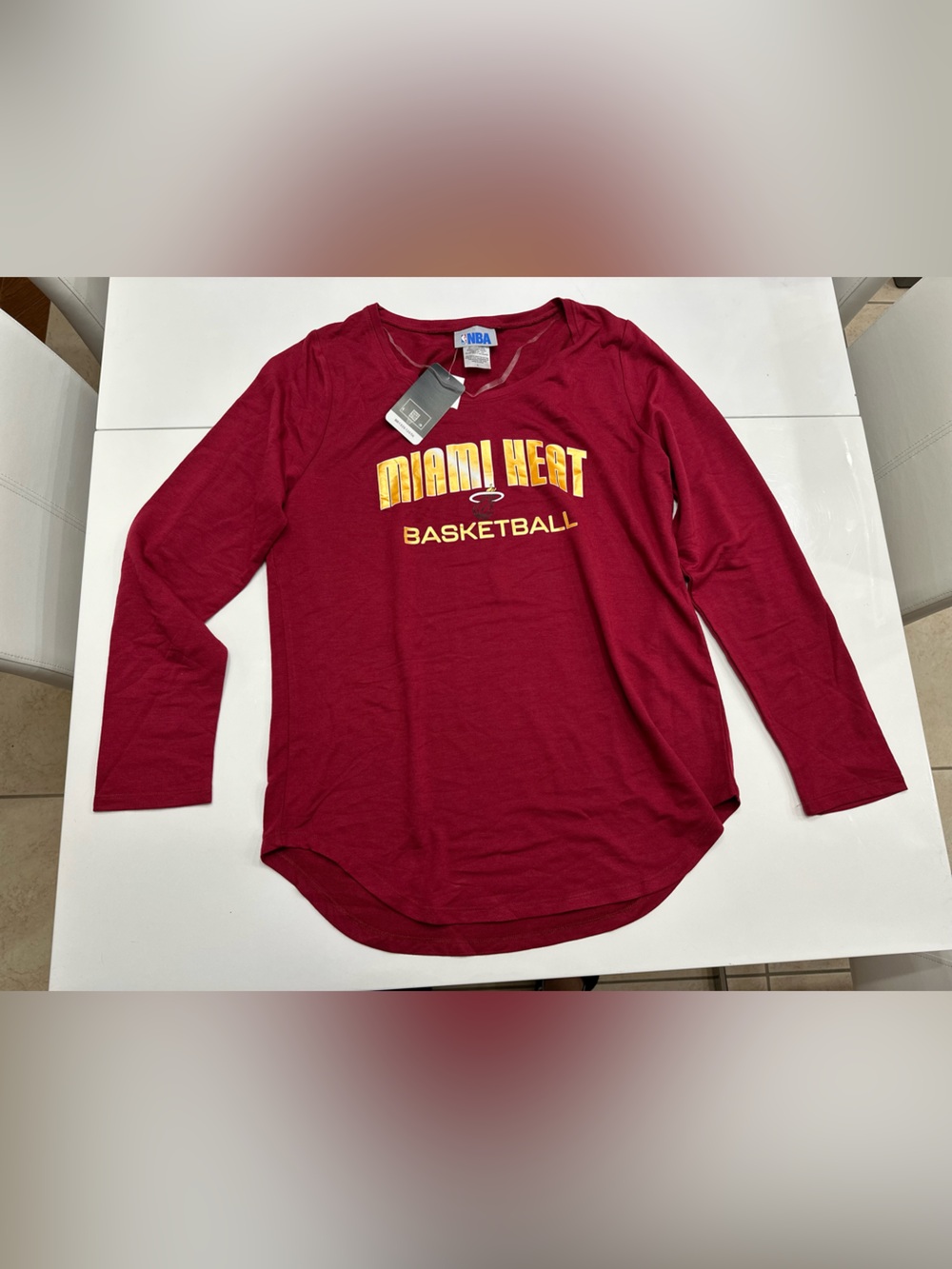 NWT NBA Miami Heat Long Sleeve Basketball Shirt - Size Large